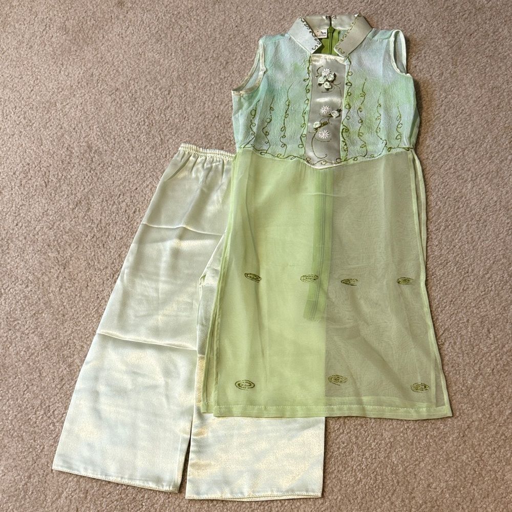 Vietnamese children's outfit